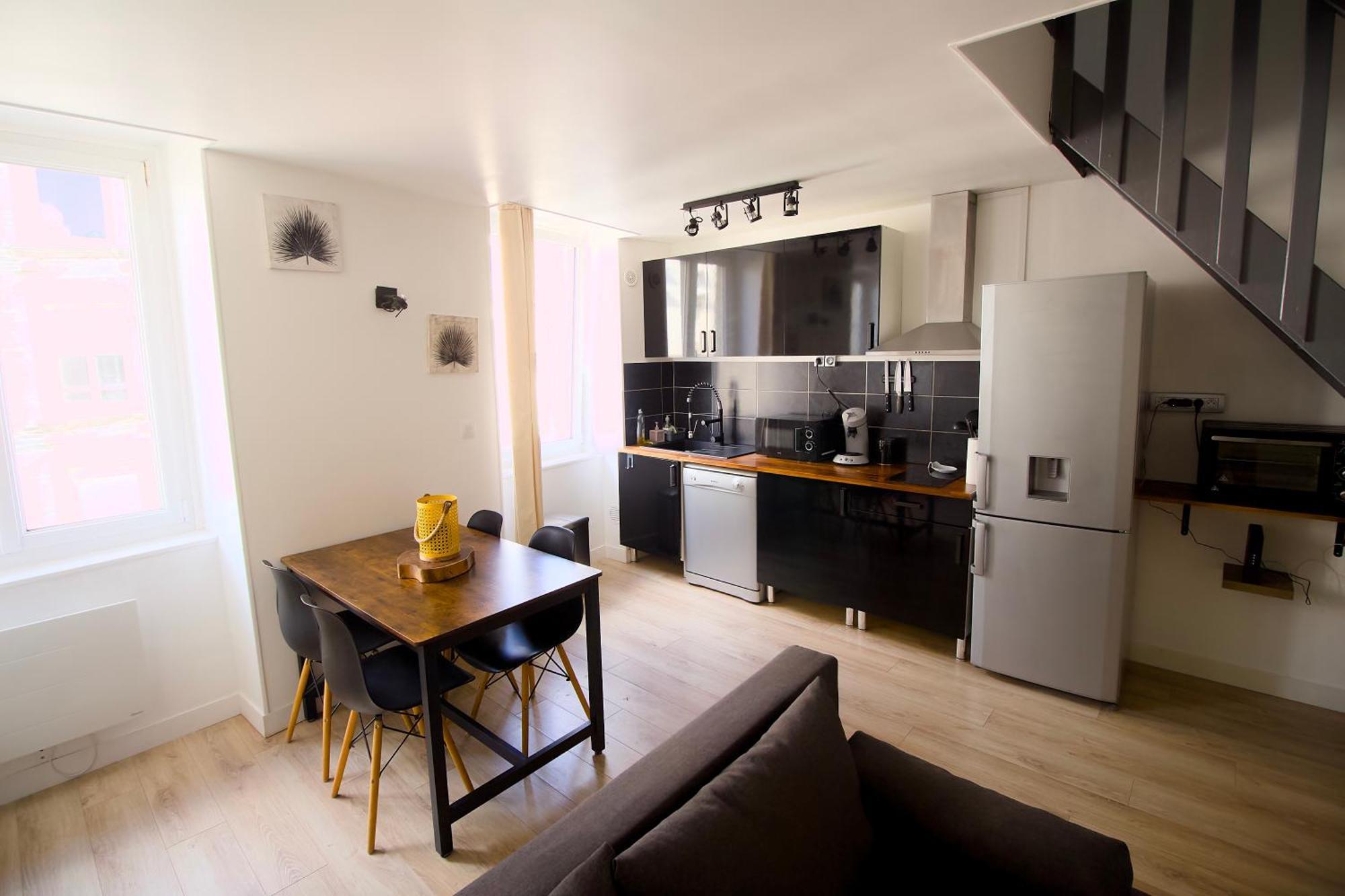 Triplex Lumineux A Cherbourg, Hyper Centre, 2 Pas Du Port & Vie Nocturne, Intendance Luxury Host 外观 照片