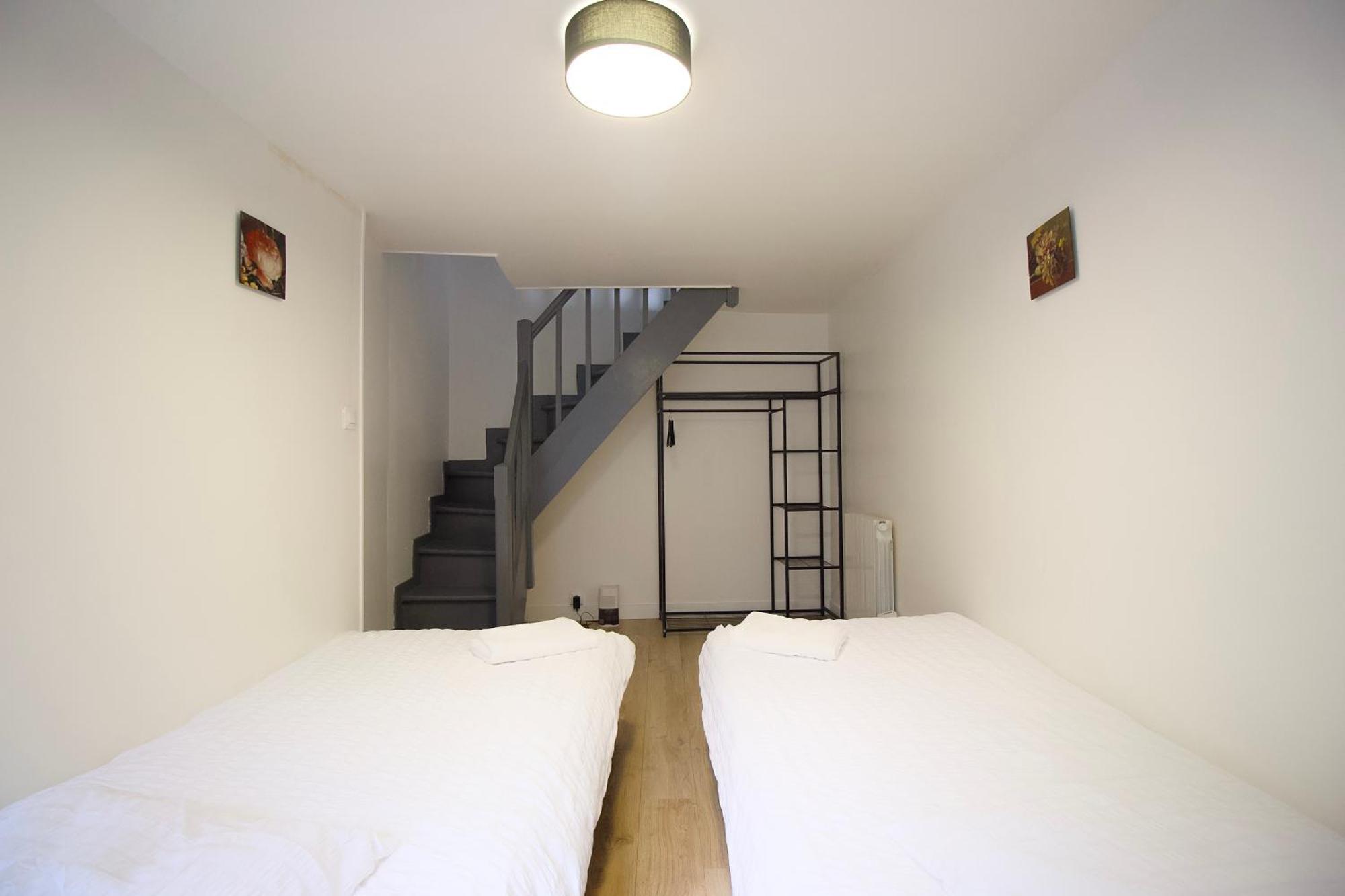 Triplex Lumineux A Cherbourg, Hyper Centre, 2 Pas Du Port & Vie Nocturne, Intendance Luxury Host 外观 照片