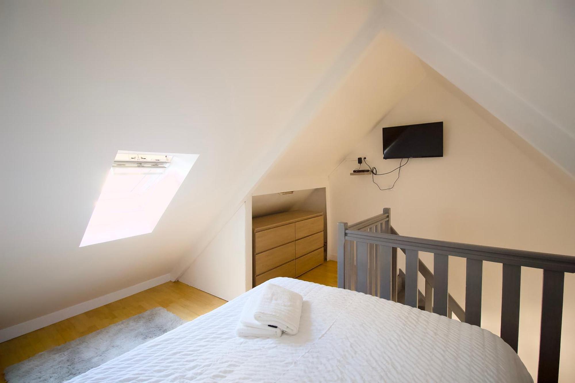 Triplex Lumineux A Cherbourg, Hyper Centre, 2 Pas Du Port & Vie Nocturne, Intendance Luxury Host 外观 照片