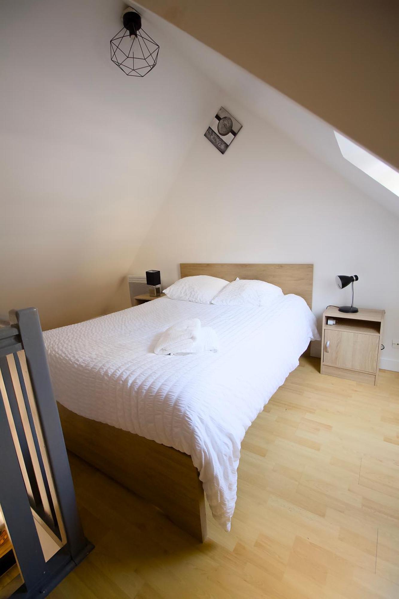 Triplex Lumineux A Cherbourg, Hyper Centre, 2 Pas Du Port & Vie Nocturne, Intendance Luxury Host 外观 照片