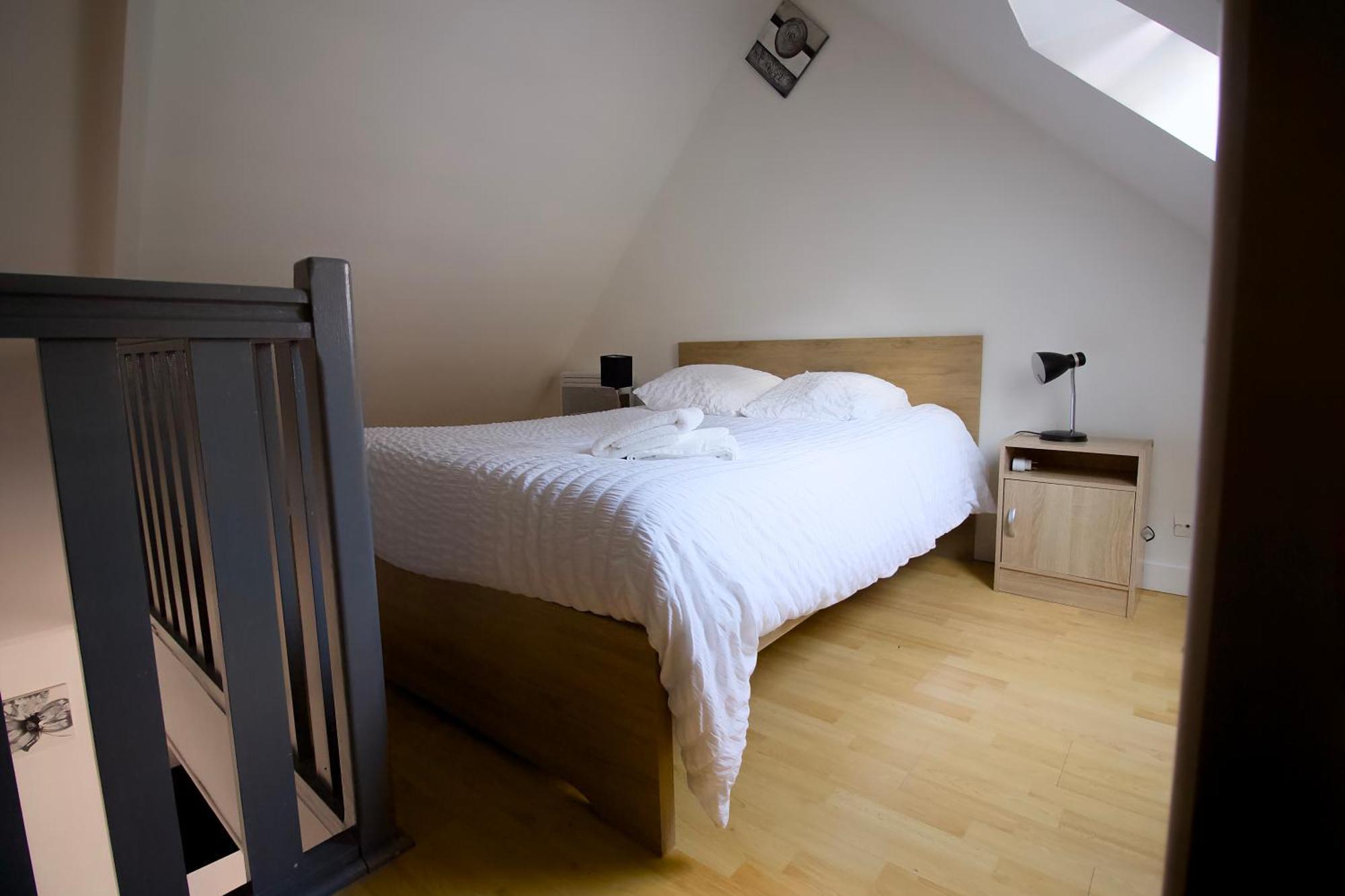 Triplex Lumineux A Cherbourg, Hyper Centre, 2 Pas Du Port & Vie Nocturne, Intendance Luxury Host 外观 照片
